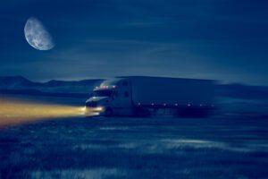 Praca kierowcy w porze nocnej - co powinieneś wiedzieć?